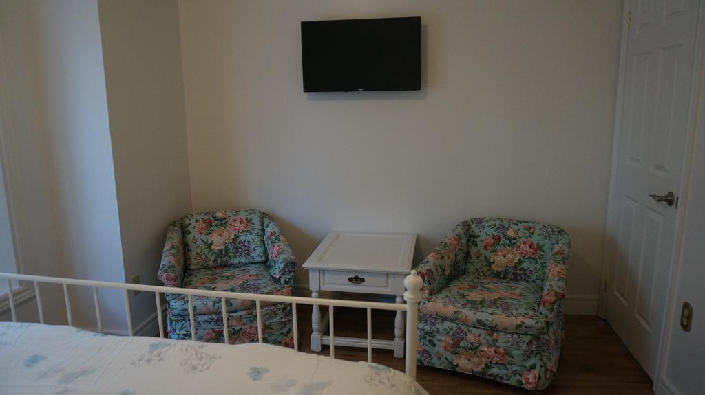 Margie Townhome Suites Toronto Room photo