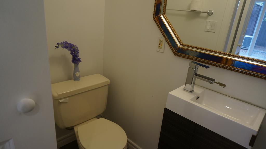 Margie Townhome Suites Toronto Exterior photo