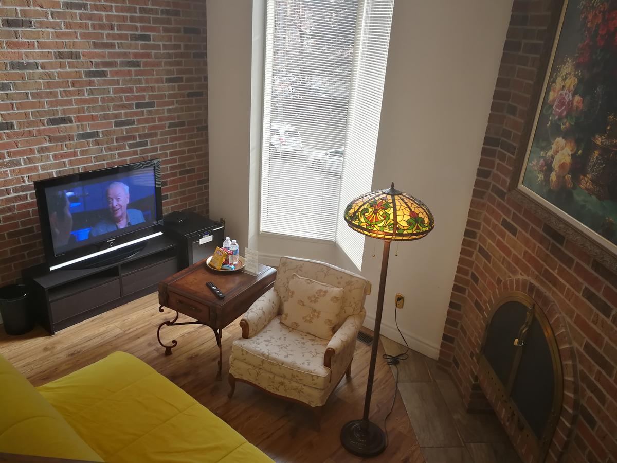 Margie Townhome Suites Toronto Exterior photo