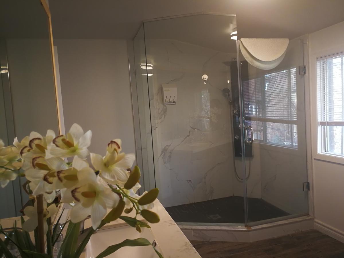 Margie Townhome Suites Toronto Exterior photo