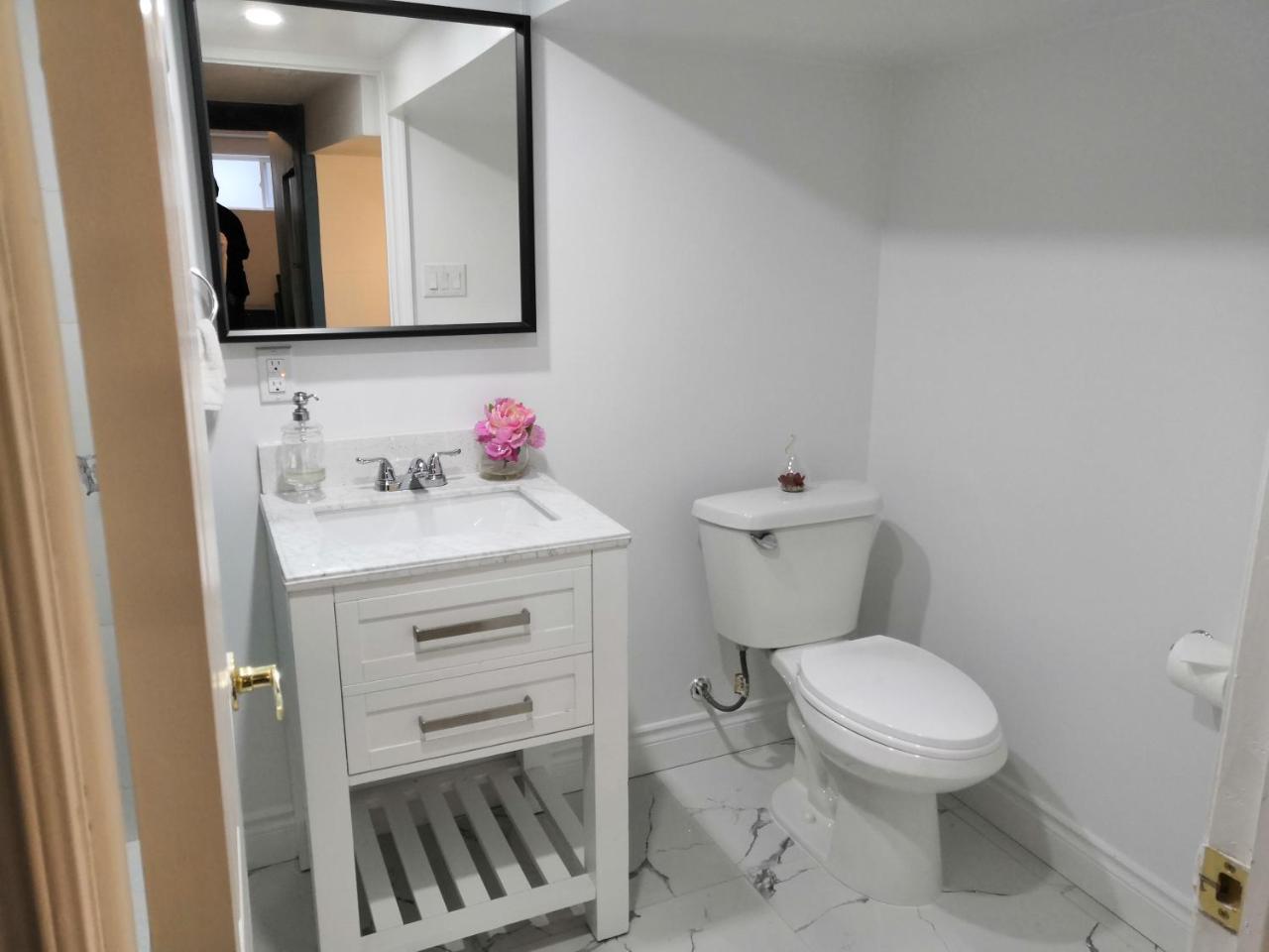 Margie Townhome Suites Toronto Exterior photo